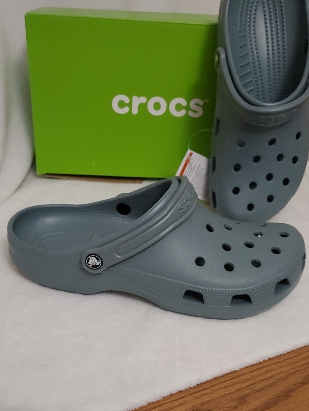 Mens Crocs - Picture 2 of 9
